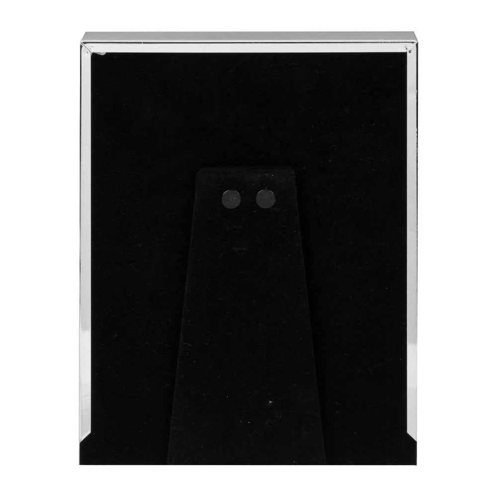 Bambino Thin Silver Plated Photo Frame 4" x 6" A gorgeous 4" x 6" (10x15cm) silver plated photo frame from BAMBINO BY JULIANA®. The box frame is embellished with a crystal finished teddy bear icon and features a crisp white mount and standing strut.