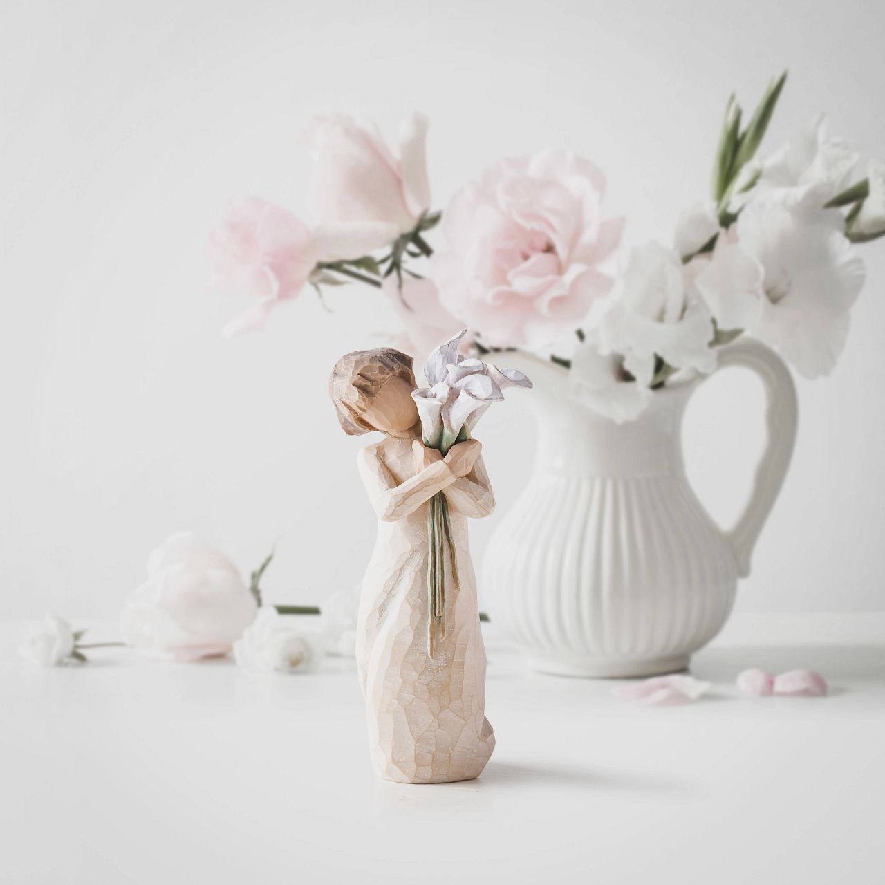 Willow Tree Beautiful Wishes  A gift that expresses love and caring...or for those who love flowers|. "Calla lilies are a symbol of majestic beauty. A universal sentiment for so many occasions...birth, marriage, anniversaries, in sympathy and in remembrance.