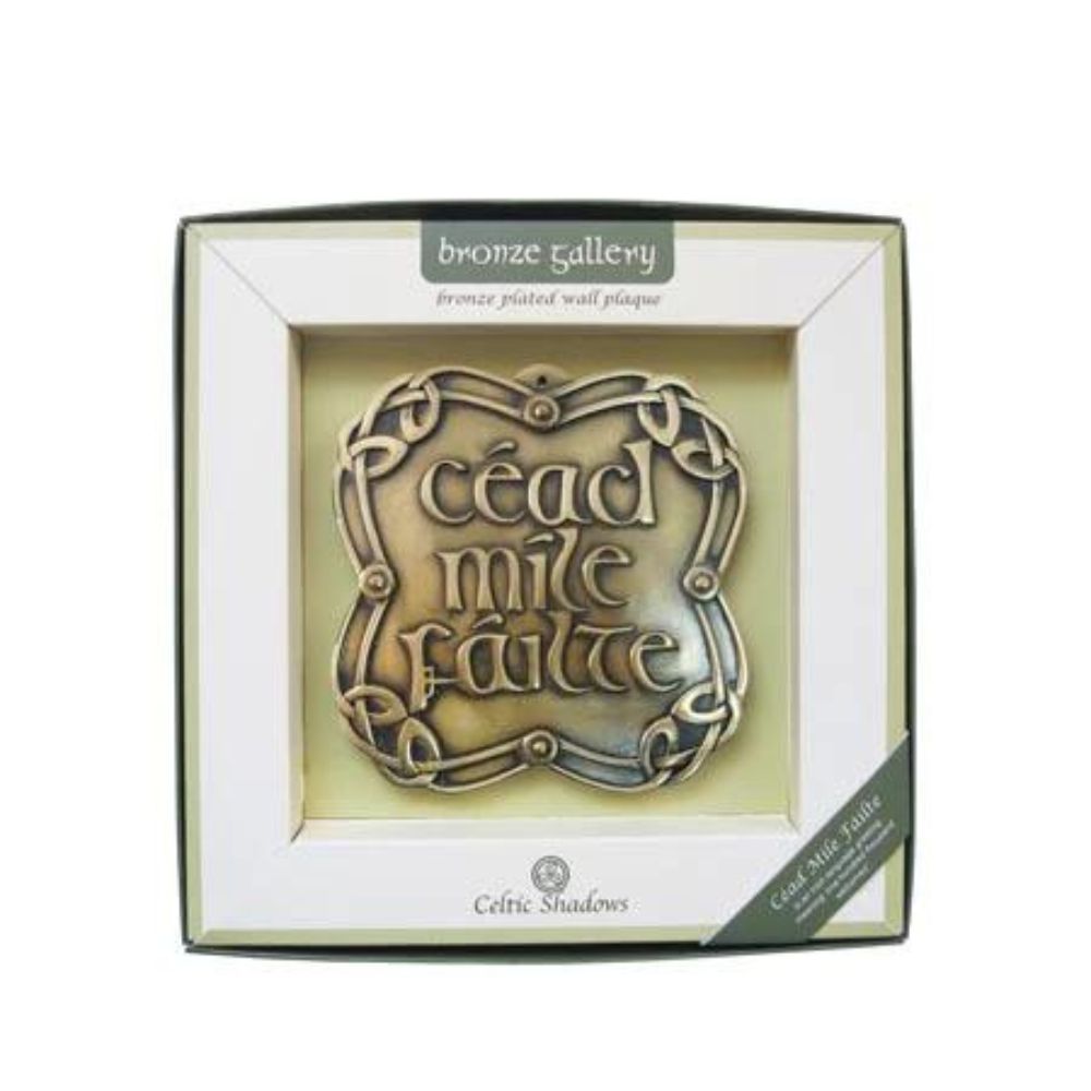 Cead Mile Failte Plaque by Royal Tara 'Cead Mile Failte' means 'one hundred thousand welcomes'. In Ireland this is the expressive way by which the Irish greet each other and visitors to this green isle. The Irish have long been renowned for their hospitality, friendliness and easy going manner.