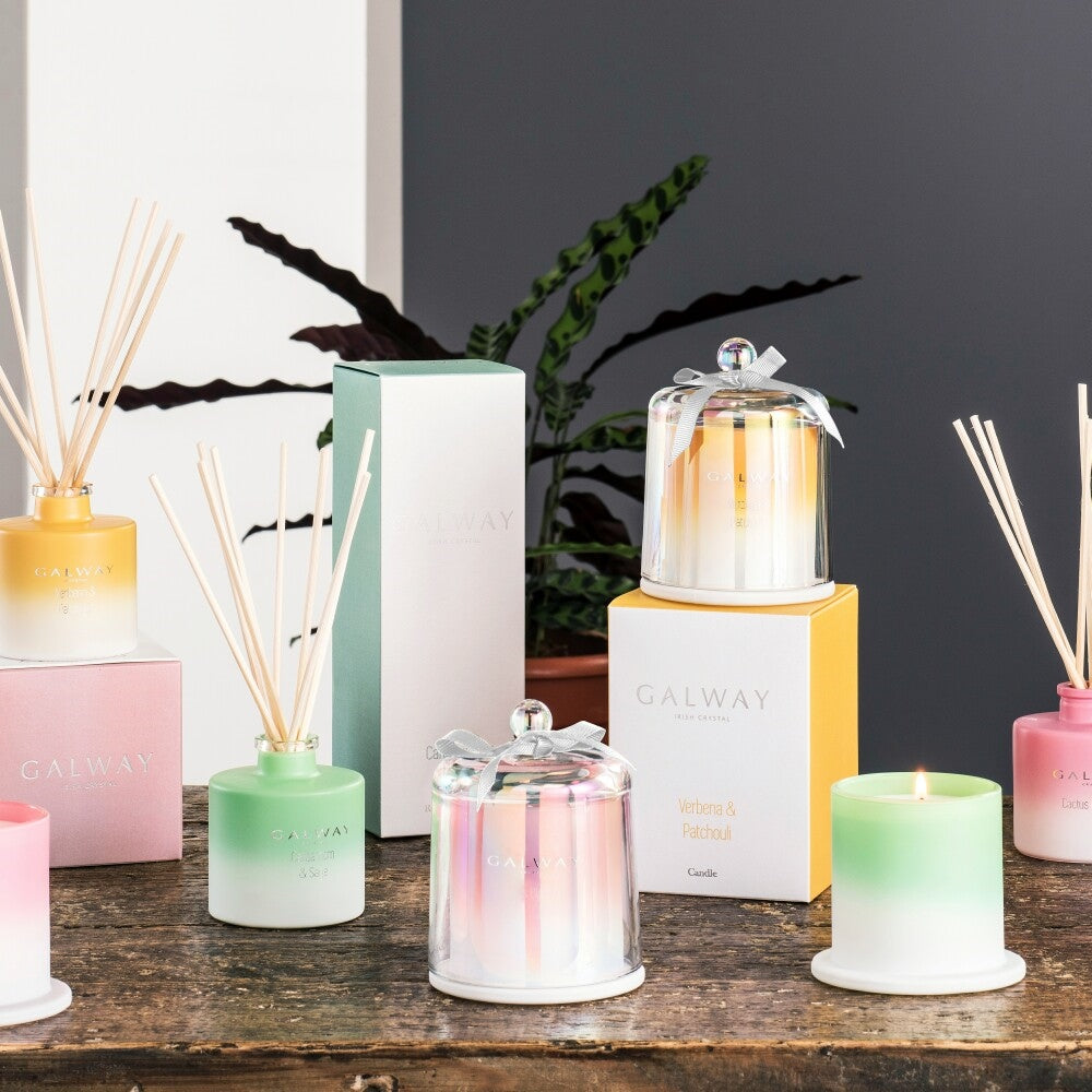 Cardamom & Sage Diffuser by Galway Crystal Candles & Diffusers make the perfect house warming present. Enjoy the beautiful scent of Cardamom & Sage, with a mixture of sweet, and woody scents combined with the fresh smell of mint.
