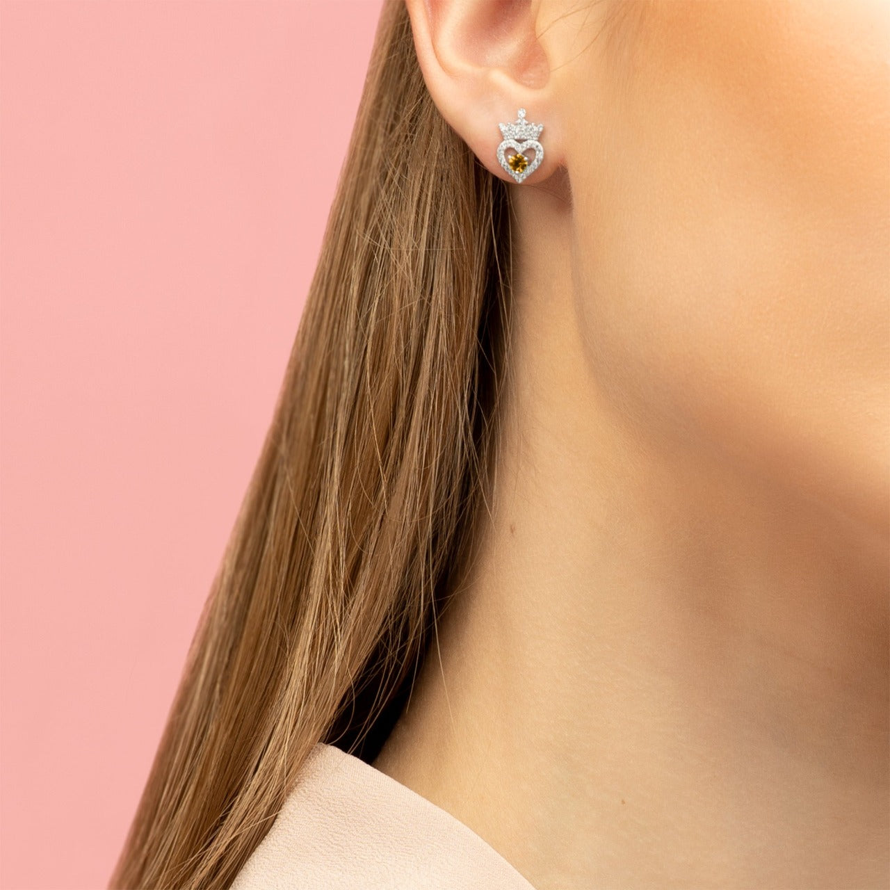 Disney Princess Sterling Silver Birthstone Crown Earrings – November Beautiful silver Birthstone princess crown earrings with CZ crystals adding a feminine touch to the Disney classic piece of Jewellery. Trendy and fashionable design, the Disney princess sterling silver earrings add a chic, fun touch to any outfit. the perfect gift for any Disney Princess fan.