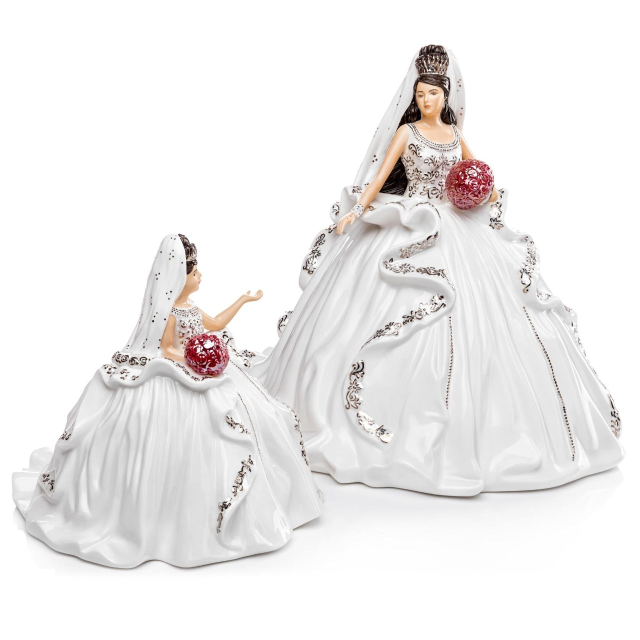 English Ladies Mini Gypsy Affection Brunette Gypsy Affection is the latest edition to the range and comes in both blonde and brunette and also in mini-figures. This gorgeous figurine stands out from the crowd with stunning gold details throughout the dress and on her beautiful crown.