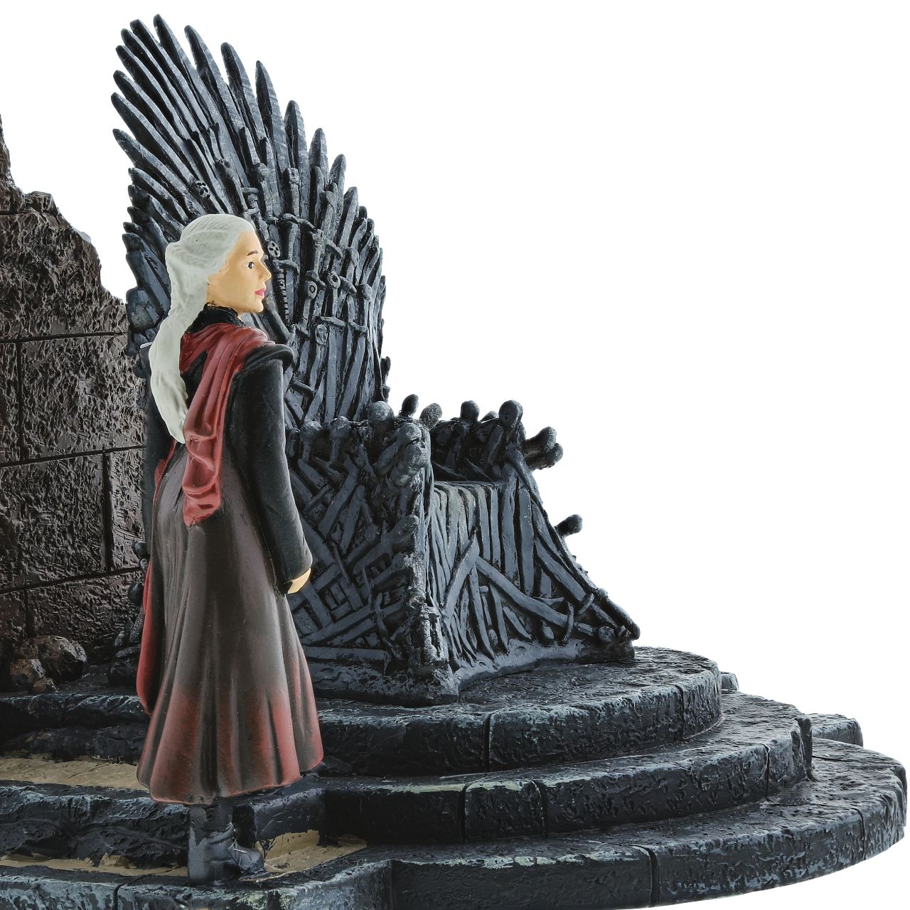 Dept 56 Daenerys Targaryen Figurine - Game of Thrones  Daenerys of the House Targaryen, the First of Her Name, Breaker of Chains and Mother of Dragons has been immortalised in this highly detailed figurine. Captured in this iconic scene from series 8 of Game of Thrones.