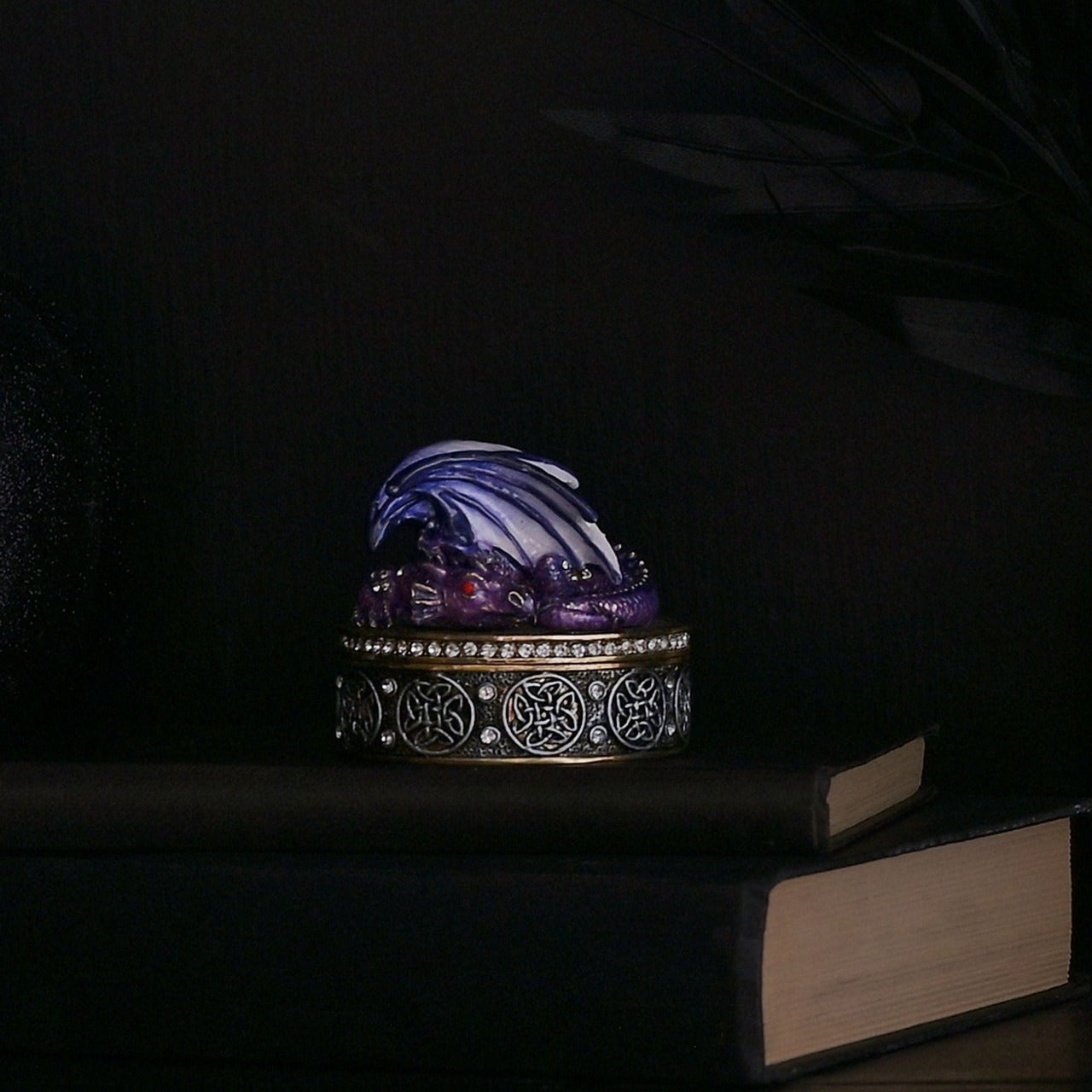 Gothic Purple Dragon Jewllery Box A gothic purple dragon jewellery box by THE SEASONAL GIFT CO®. This majestic jewellery box captures the mythical world of dragons for those obsessed with fantasy.