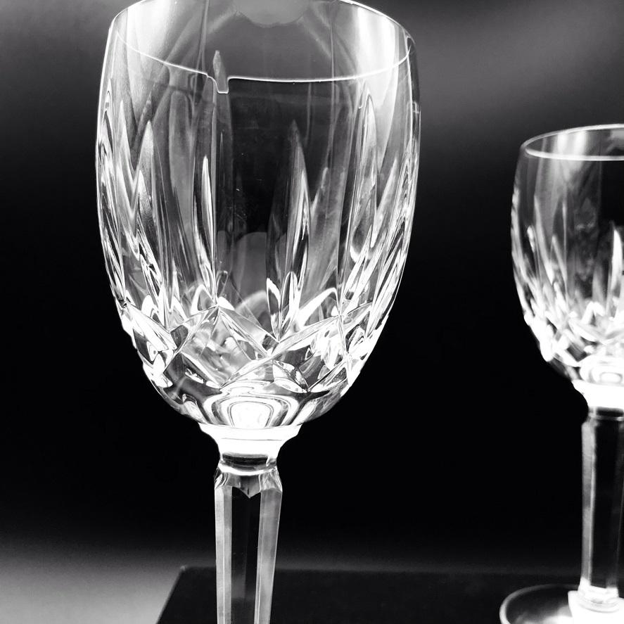 Waterford Crystal Kildare Claret Pair Kildare has a crosshatch pattern at the base with vertical cuts up the sides, a plain cut stem and an uncut foot.