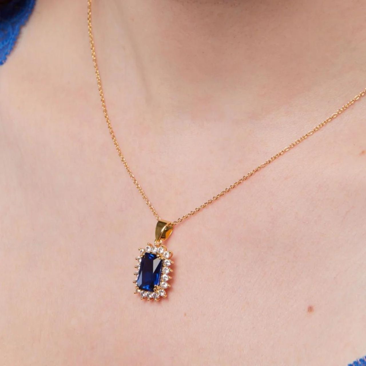 Knight & Day Classic Sapphire Pendant Classic style pendant with beautiful sapphire CZ centre stone. Gold plating.