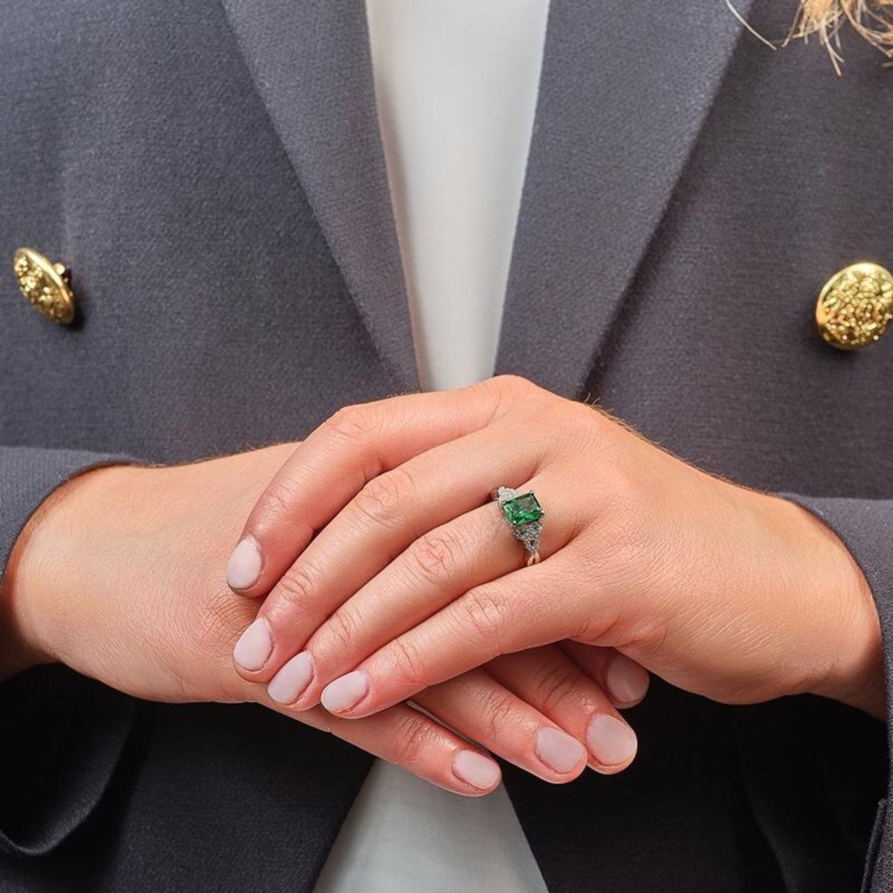 Solvar Ladies Sterling Silver Trinity Knot Ring Green CZ This stunning sterling silver ring features a green crystal stone at the centre to represent the Emerald Isle. The Trinity knots are also evocative of Ireland, representing endless love and eternal life. This beautiful sterling silver Trinity Knot ring has been Irish hallmarked in Dublin Castle.