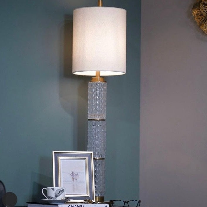 Mindy Brownes Dara Picture Frame 4 x 6 Capture your special moments with a frame from Mindy Brownes. Black and Gold in colour, a classic design combination.