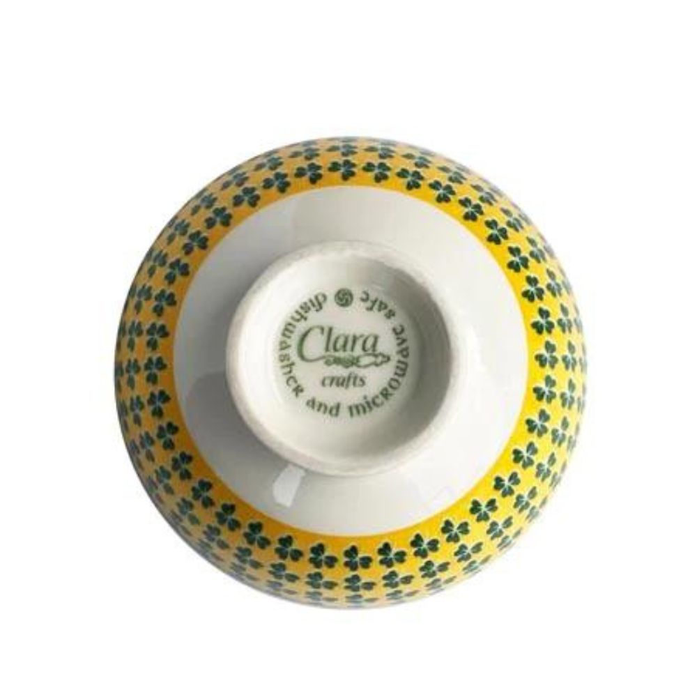 One Hundred Thousand Welcomes Bowl 11cm One hundred, thousand welcomes translates into Irish as 'Cead Mile Failte', the traditional greeting of the country.