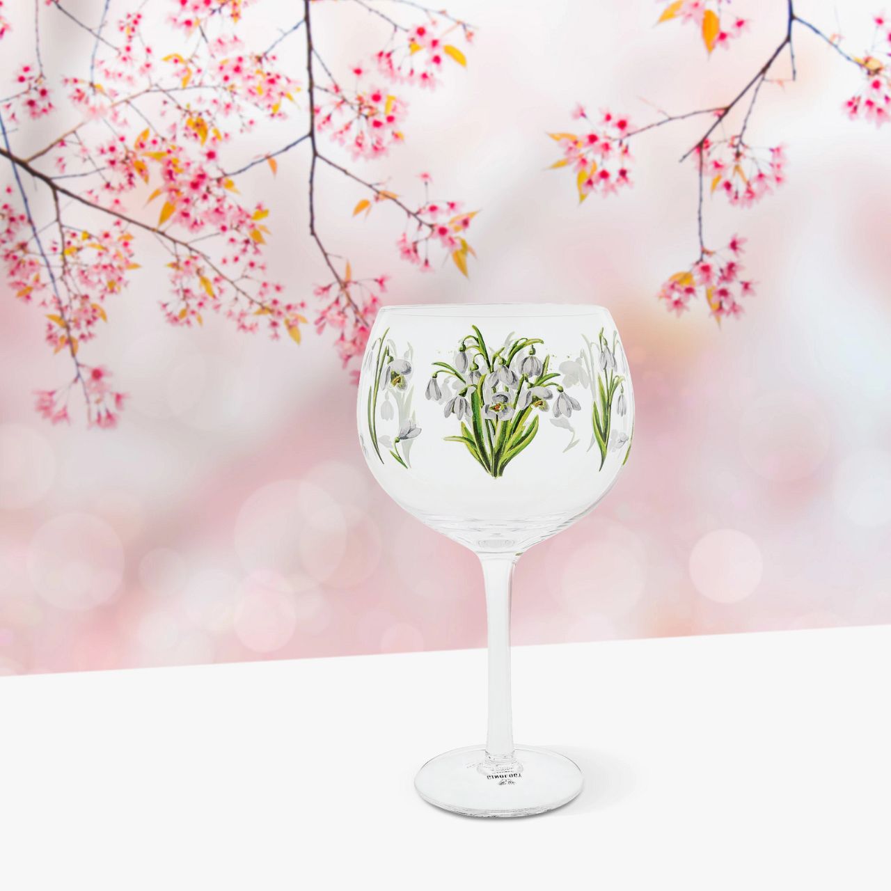 Snowdrops Copa Gin Glass Symbolising purity, innocence and sympathy our Snowdrops Copa Gin glass adds elegance and class to your favourite Christmas drink to enjoy all year round. A great gift for someone who has recently lost a loved one, or show a friend how pure your friendship is this Christmas.
