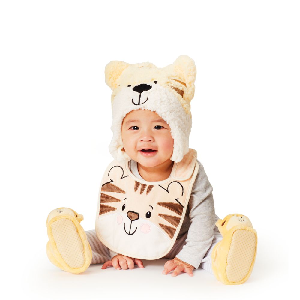 Izzy and Oliver Baby Collection Tiger Booties These Tiger Booties are the perfect accessory for any little one. Made from oh-so-soft material, 100% cotton and suitable from 0m+ upwards. Cute little faces are embroidered and each feature safety dots on the bottom for anti-slip. Machine Washable, Cool dry.