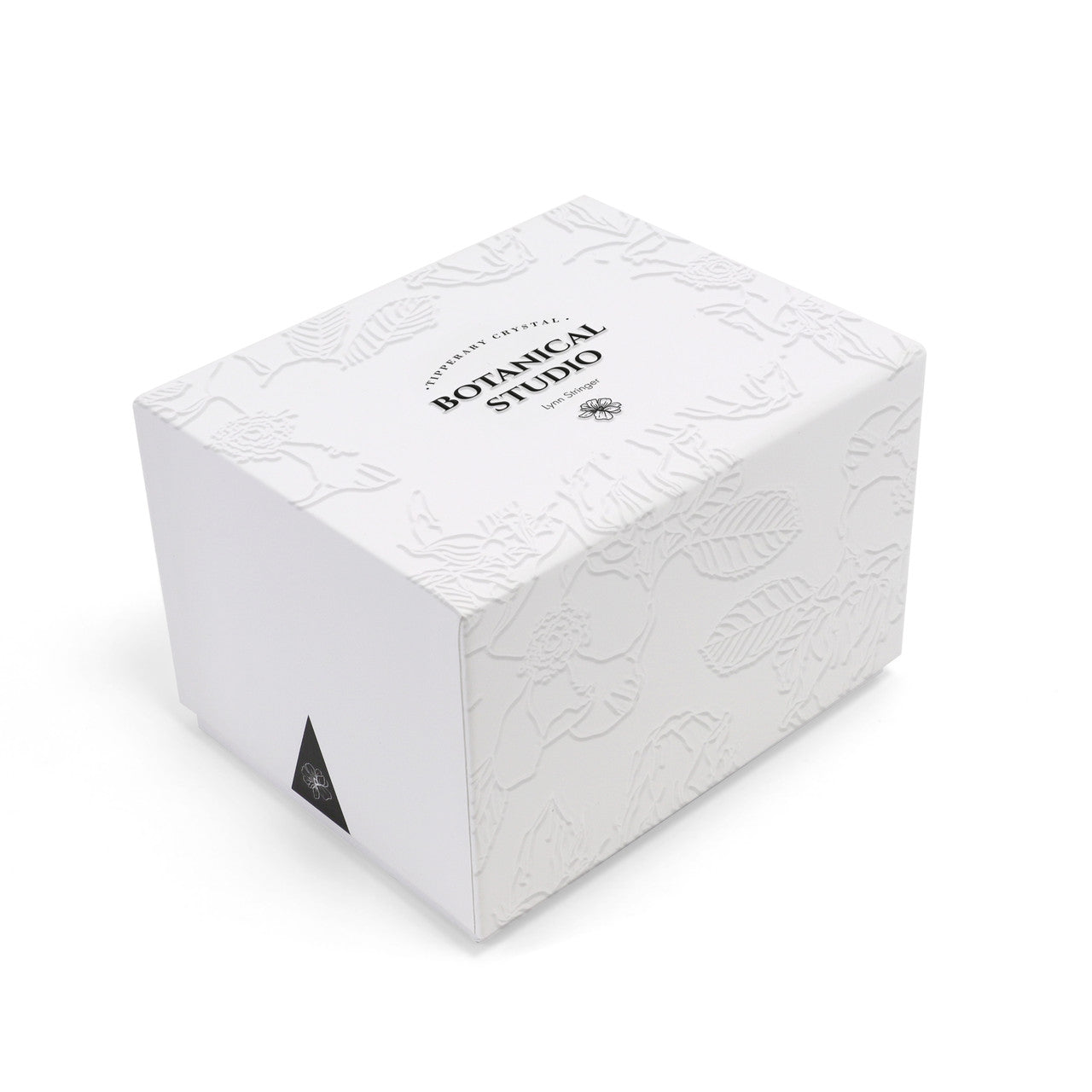 Tipperary Crystal Botanical Studio Fuchsia Mug  Lynn Stringer studied Fine Art in Ireland at the College Of Marketing and Design. She later specialised in Botanical Art and her preferred technique is watercolour and graphite.