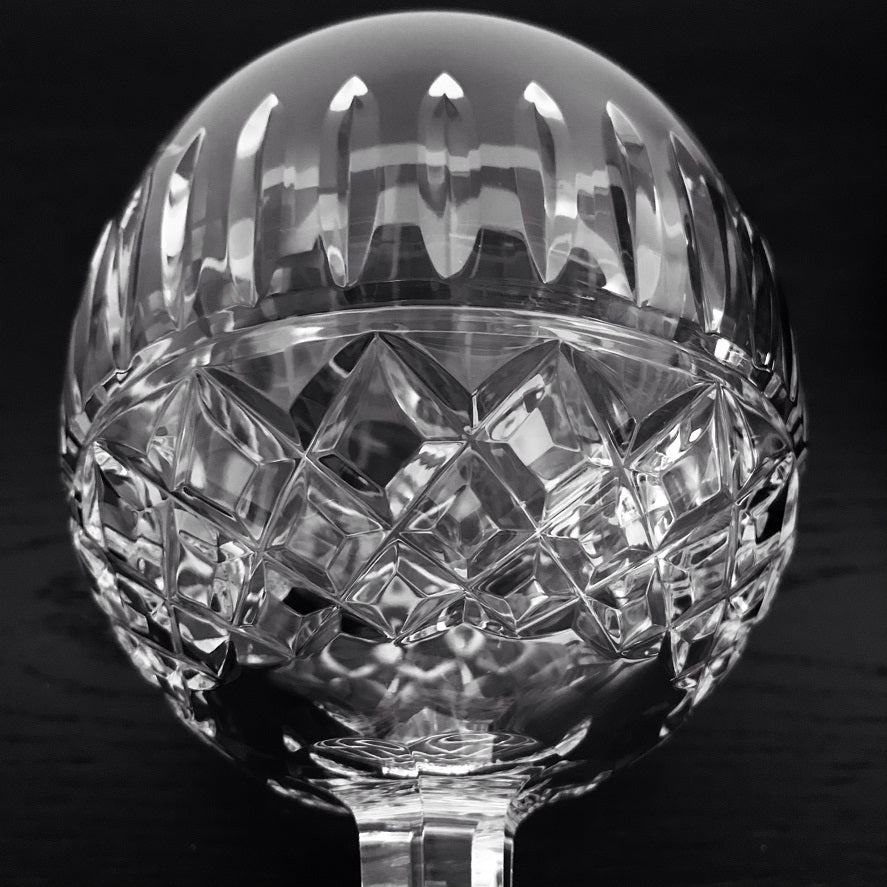 Waterford Crystal Maeve Oversize Wine This classic Maeve Oversize Wine from Waterford offer the perfect serve for water, juice or your favourite fruit punch, and are the ideal luxury all-purpose drinking glass for your home.