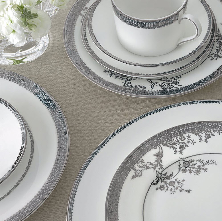 Wedgwood Vera Wang Lace Platinum Oval Dish 35 cm Inspired by the brightly hued corsages from renowned New York designer Vera Wang's bridal collection, the Lace Collection is characterized by understated elegance.