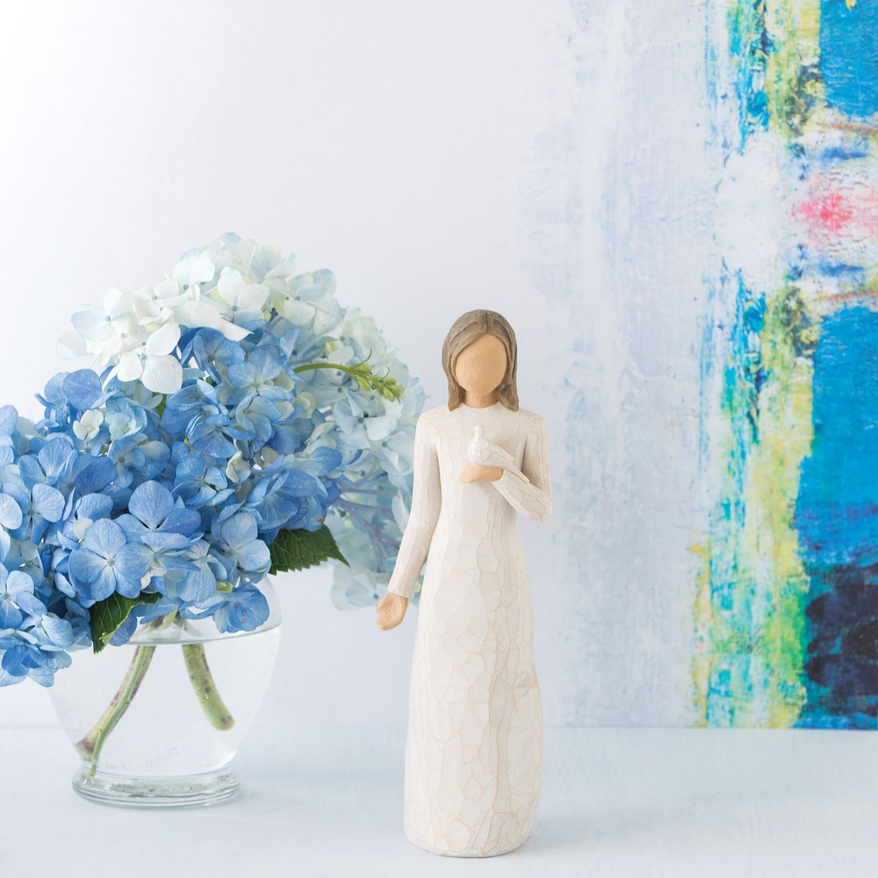 Willow Tree With sympathy A gift to express sympathy, comfort, remembrance and healing. This iconic figure of peace and serenity is a tangible reminder of healing, comfort, hopefulness and remembrance in times of sorrow.