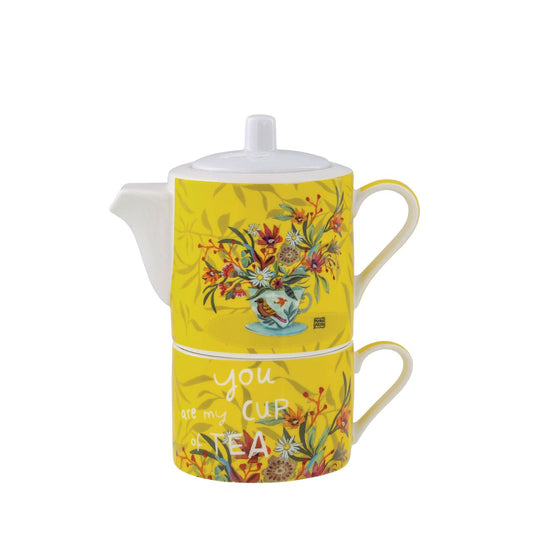 Small ceramic teapot with matching cup for 1 person. Perfect for drinking tea alone, and making this moment of relaxation your little moment to yourself.