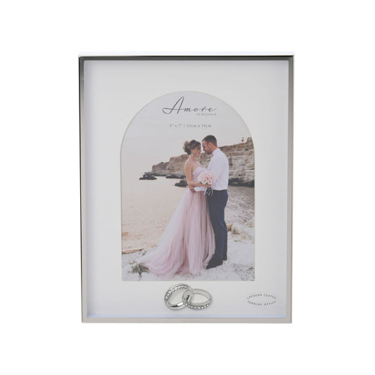 Introducing the AMORE BY JULIANA Box Arch Photo Frame with Rings, an exquisite addition to your collection of wedding and anniversary gifts.