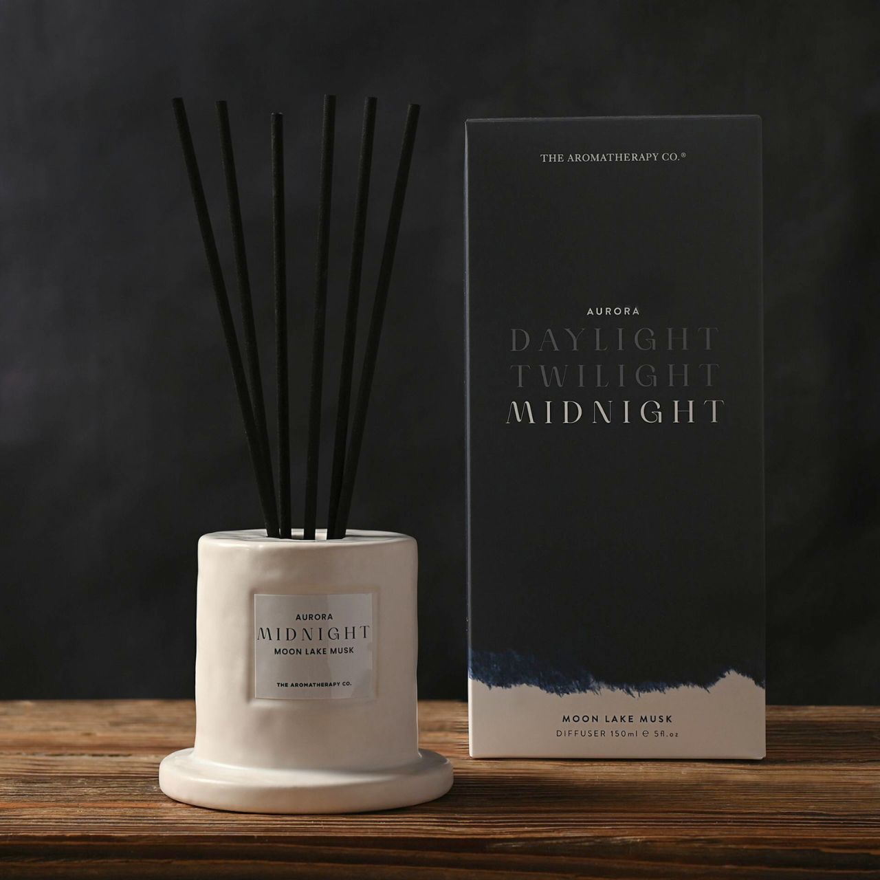 As dawn breaks, this new addition to the Aurora range provides the opulent relaxation of moon lake musk.
