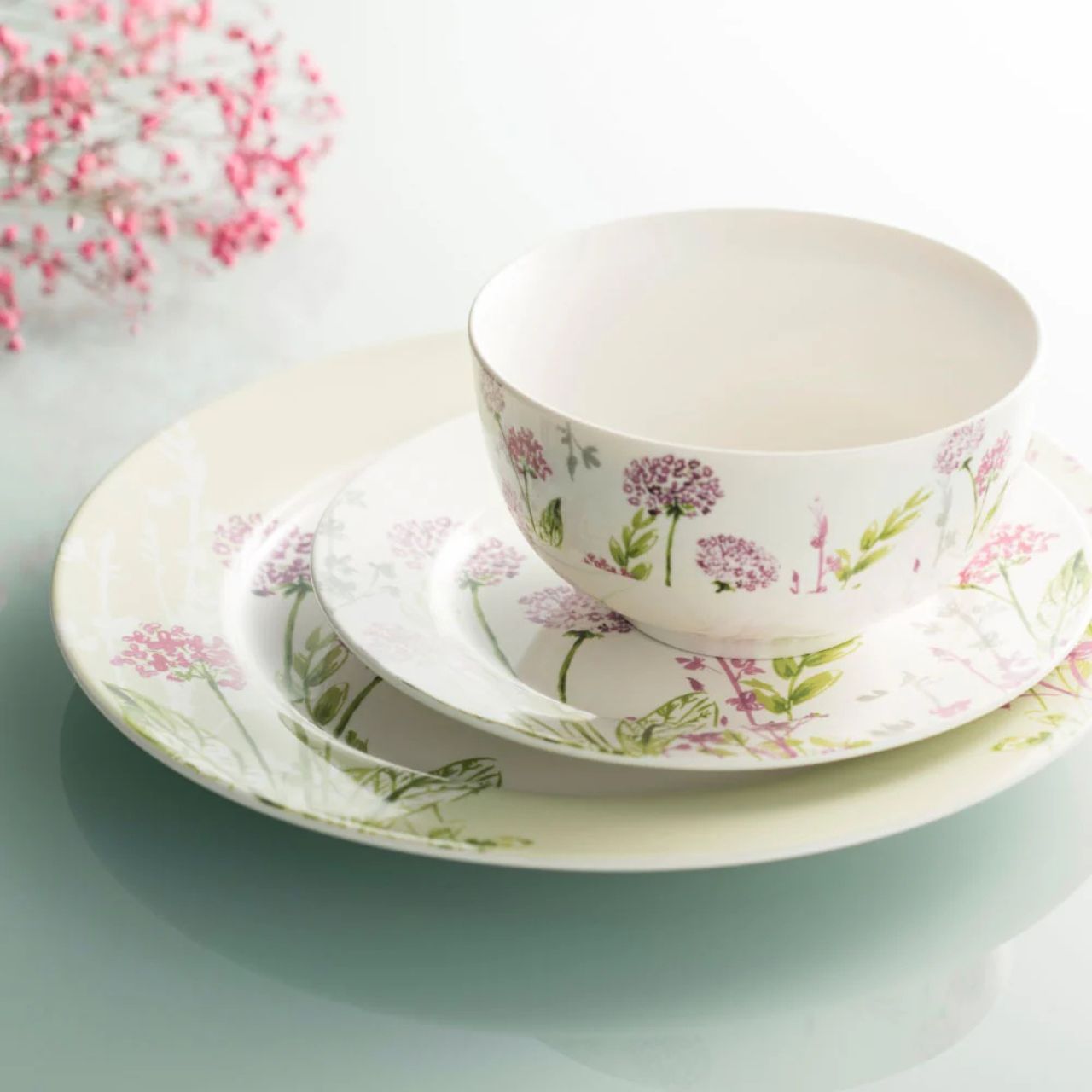 The Floral Spree pattern has been named perfectly. The vibrant, eye catching flowers have been carefully placed onto a pastel mint background. They are sure to own a rightful place at the front of your cupboard.