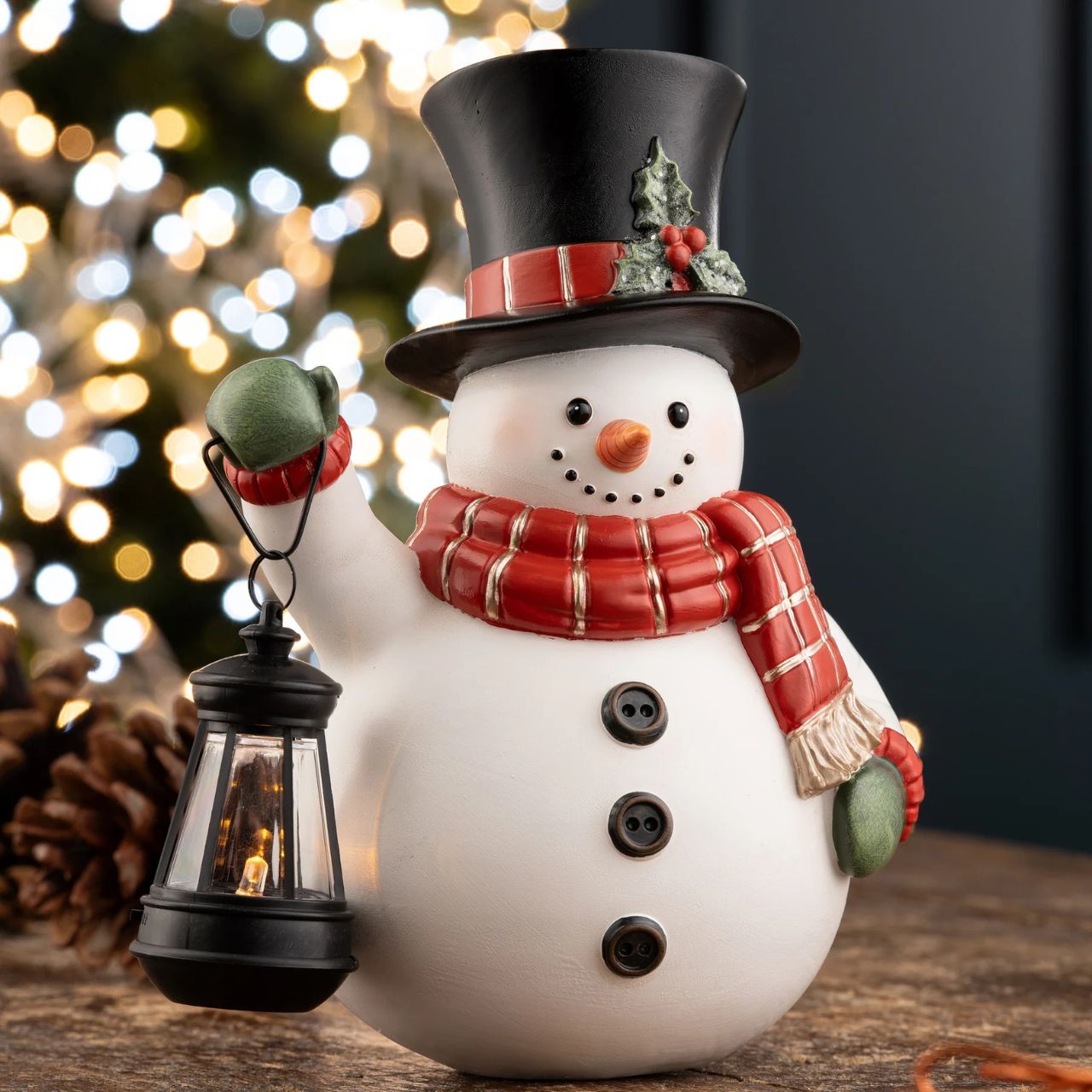 Celebrate the magic of the holiday season with Aynsley's exquisite Christmas resin figurines. Each piece is meticulously crafted with intricate details that capture the warmth and charm of Christmas.