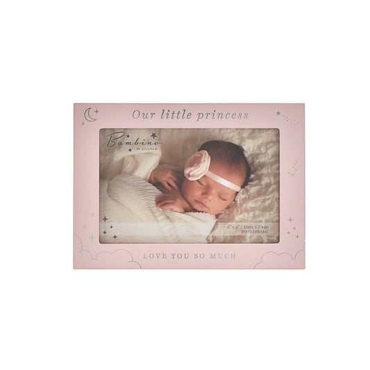 This exquisite landscape frame is an optimal way to beautifully present the photographs of a new-born daughter.