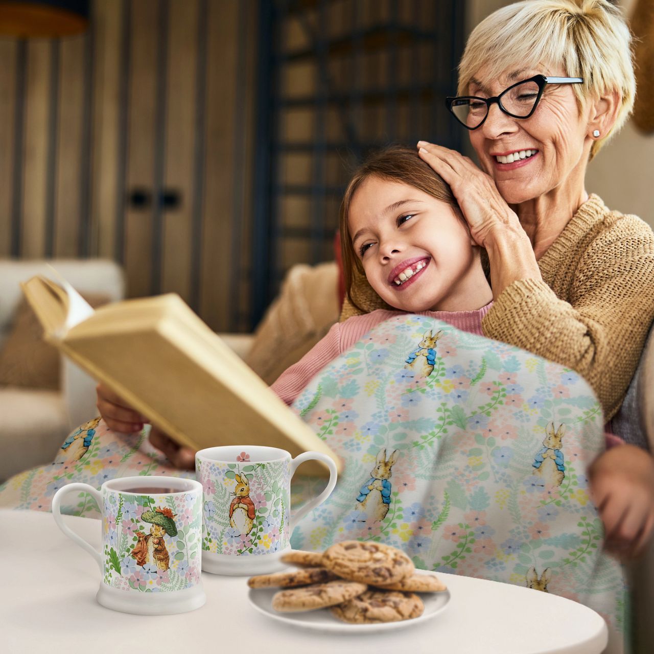 The English Garden collection combines high-quality practical products with Beatrix Potter's timeless characters. Designed in the UK, the range takes inspiration from the original Beatrix Potter illustrations to create beautifully stylish home décor and accessories.