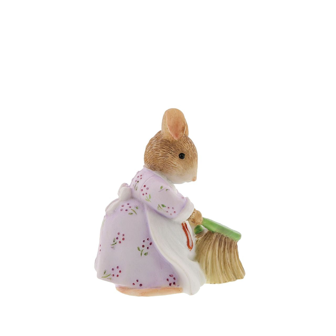This charming Hunca Munca figurine, showing a mother mouse sweeping. An iconic pose, taken directly from The Tales of Beatrix Potter, helping to bring the featured characters to life. Presented in a branded box. Material: cast stone.