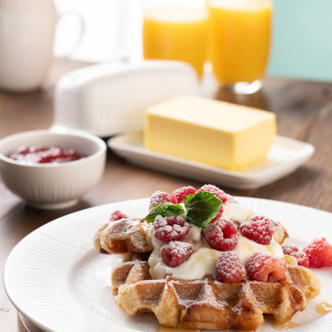 The Erne tableware collection is crafted from crisp white porcelain, featuring a subtle linear pattern inspired by the banks of the Lough Erne.