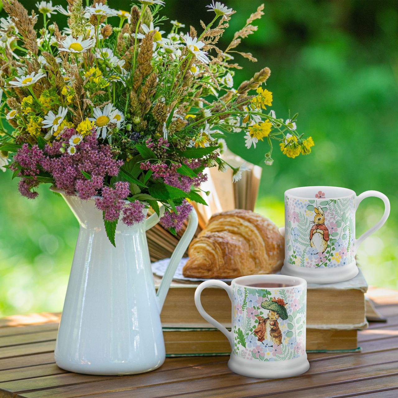 The English Garden collection combines high-quality practical products with Beatrix Potter's timeless characters. Designed in the UK, the range takes inspiration from the original Beatrix Potter illustrations to create beautifully stylish home décor and accessories.
