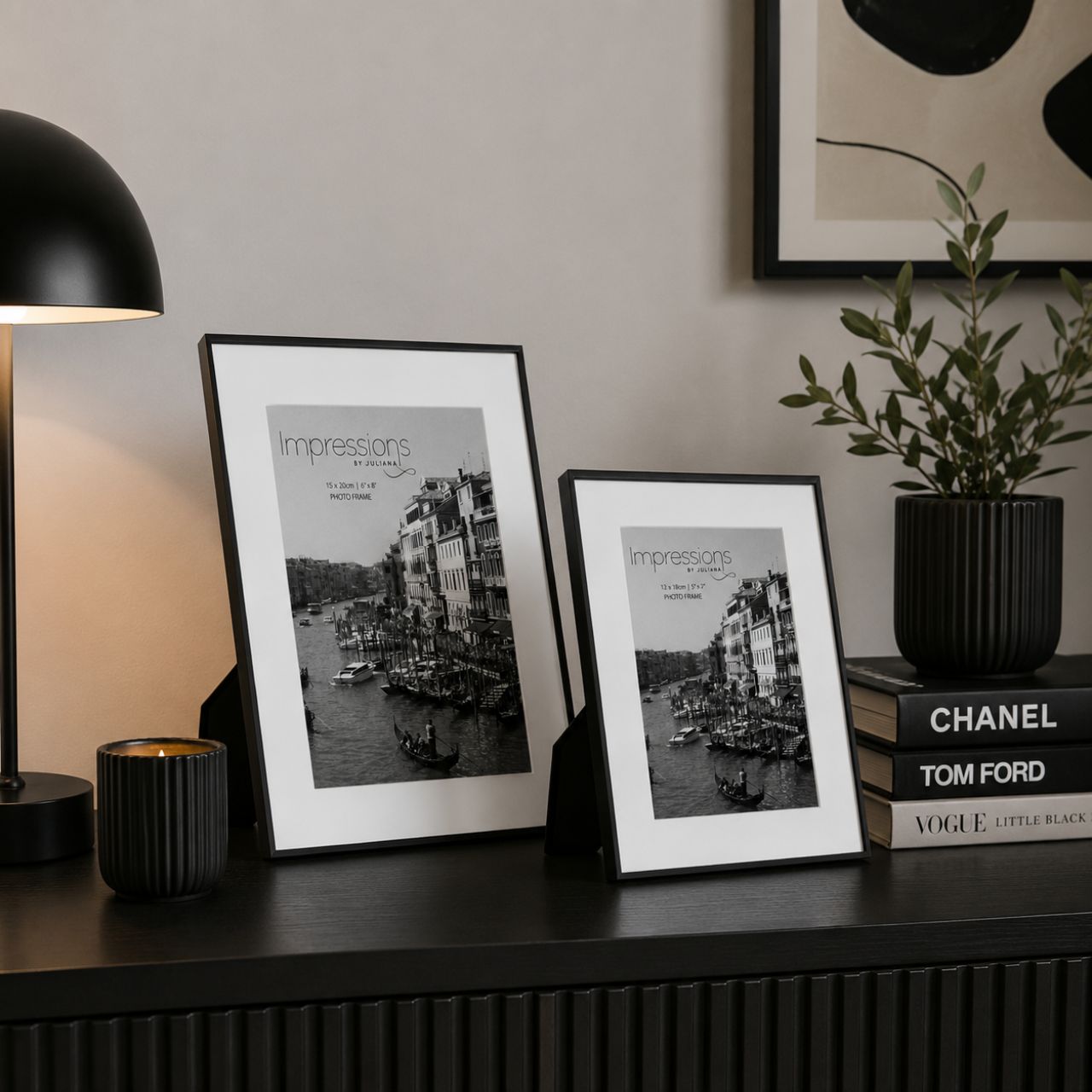 This beautifully decorated frame adds a modern touch to the home and gives treasured photographs the treatment they deserve.