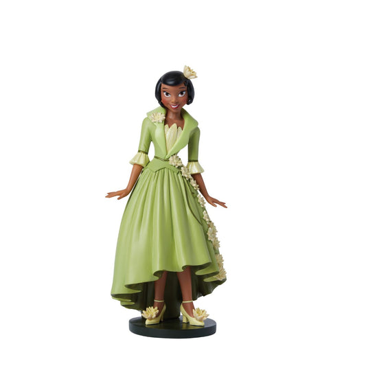 Part of the Disney Showcase Botanical collection, the Botanical Tiana figurine sees Disney's iconic princess from The Princess and the Frog in her iconic green dress adorned with delicate yellow flowers.