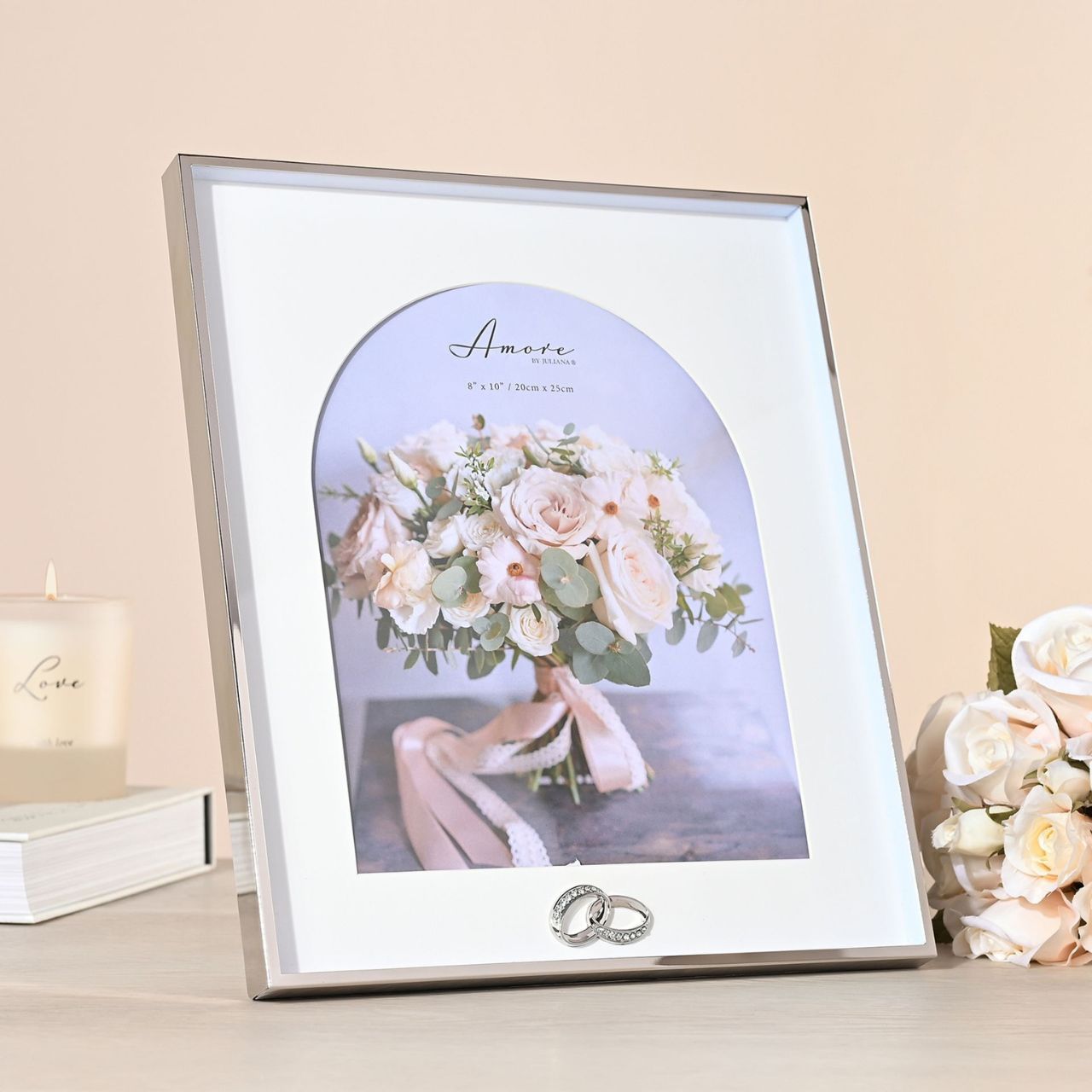 Introducing the AMORE BY JULIANA Box Arch Photo Frame with Rings, an exquisite addition to your collection of wedding and anniversary gifts.