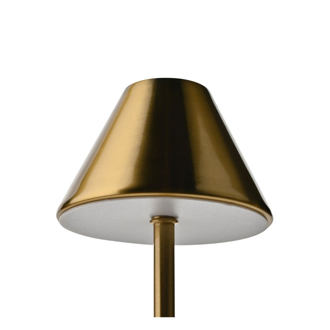 The lamp is adorned with a stunning bronze colour, exuding a timeless appeal that seamlessly fits into a variety of interior aesthetics.