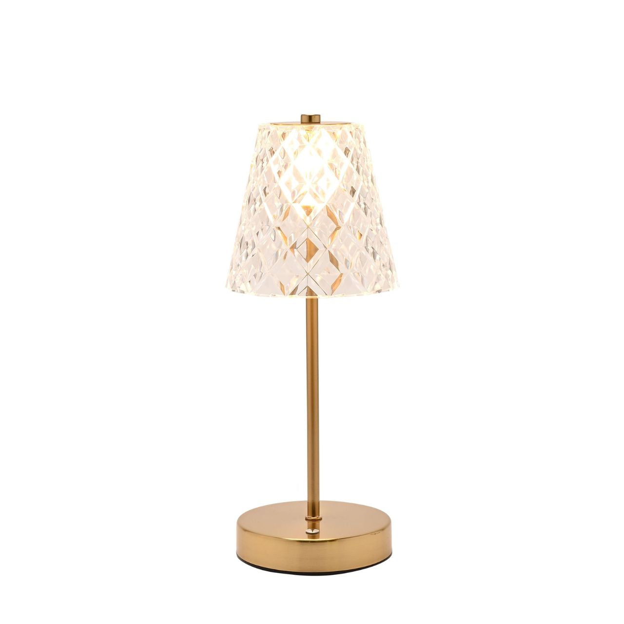 The lamp is adorned with a stunning bronze colour, exuding a timeless appeal that seamlessly fits into a variety of interior aesthetics. The diamond pattern shade gives off a wow factor.