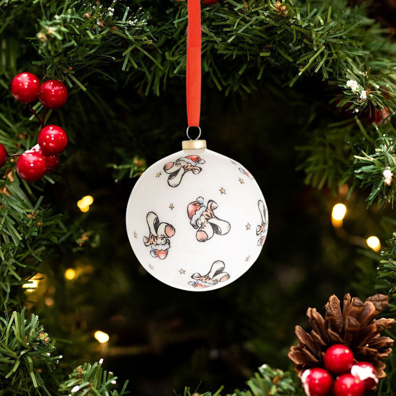 Make any tree a little more special this year by welcoming the warmth of Winnie the Pooh into the home. With heart-warming illustrations of the most recognisable characters, this set of baubles is sure to bring a smile to any little one's face.