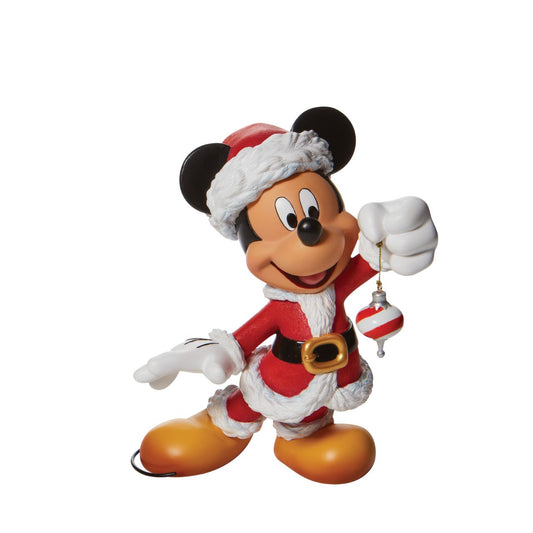 Santa Mickey brings a festive yule tide to the Holidays in this 20.5cm figure from the Disney Showcase Collection. Highly detailed and perfect for any Disney collector.