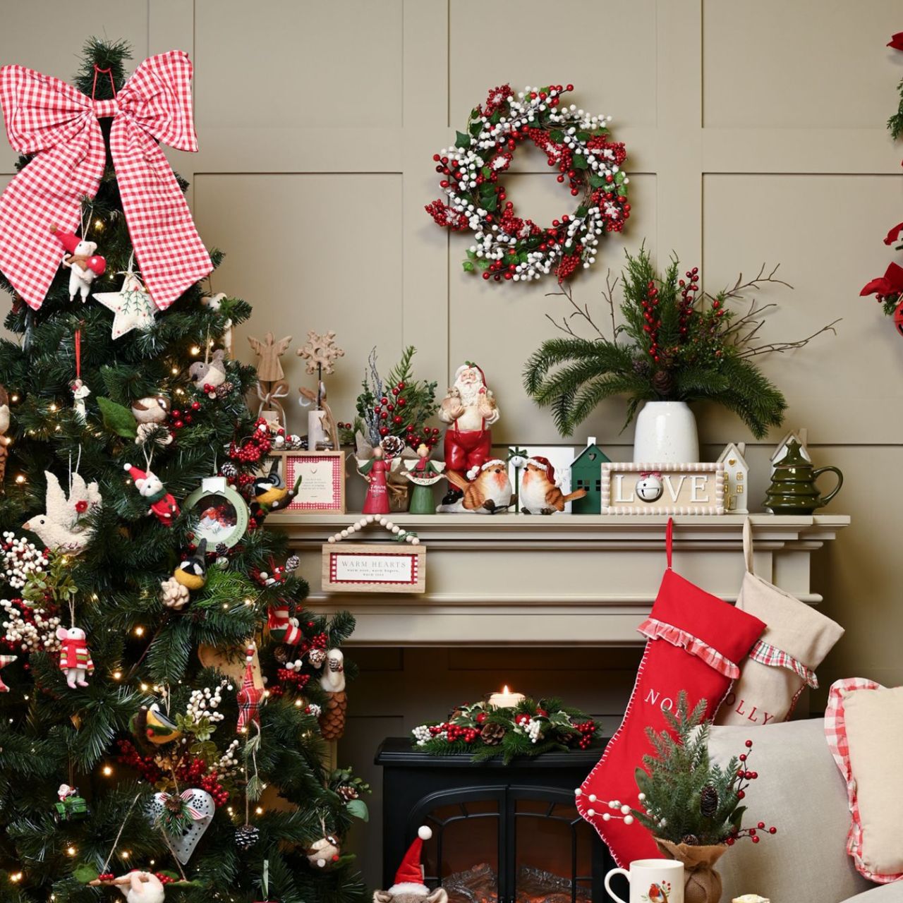 Celebrate the festive season with these elegant Christmas Robin Figurines, meticulously crafted to bring a touch of nature’s charm to your holiday décor