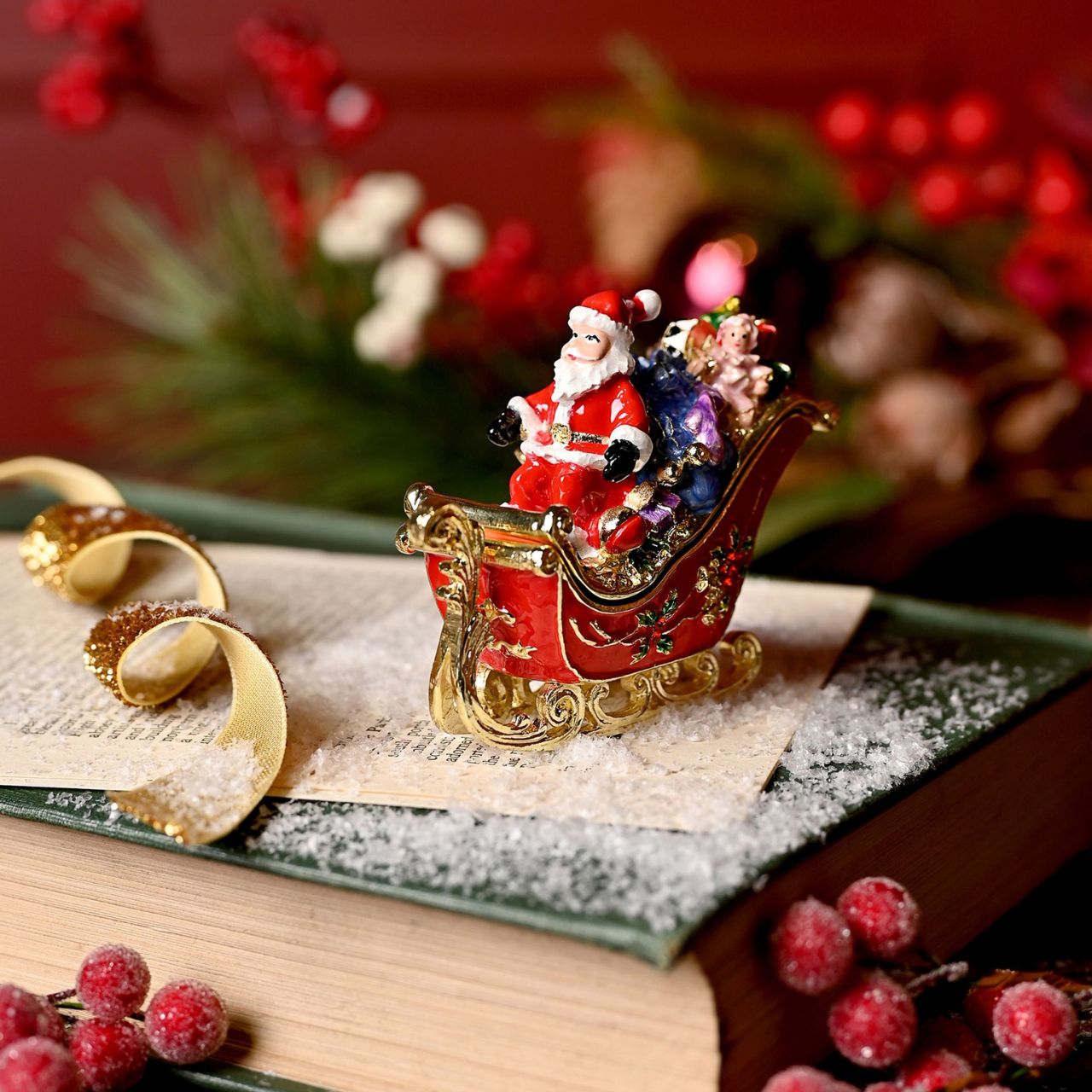 Introducing the Santa’s Sleigh Trinket Box by Stratton Treasured Trinkets, a delightful piece that captures the spirit of the festive season.