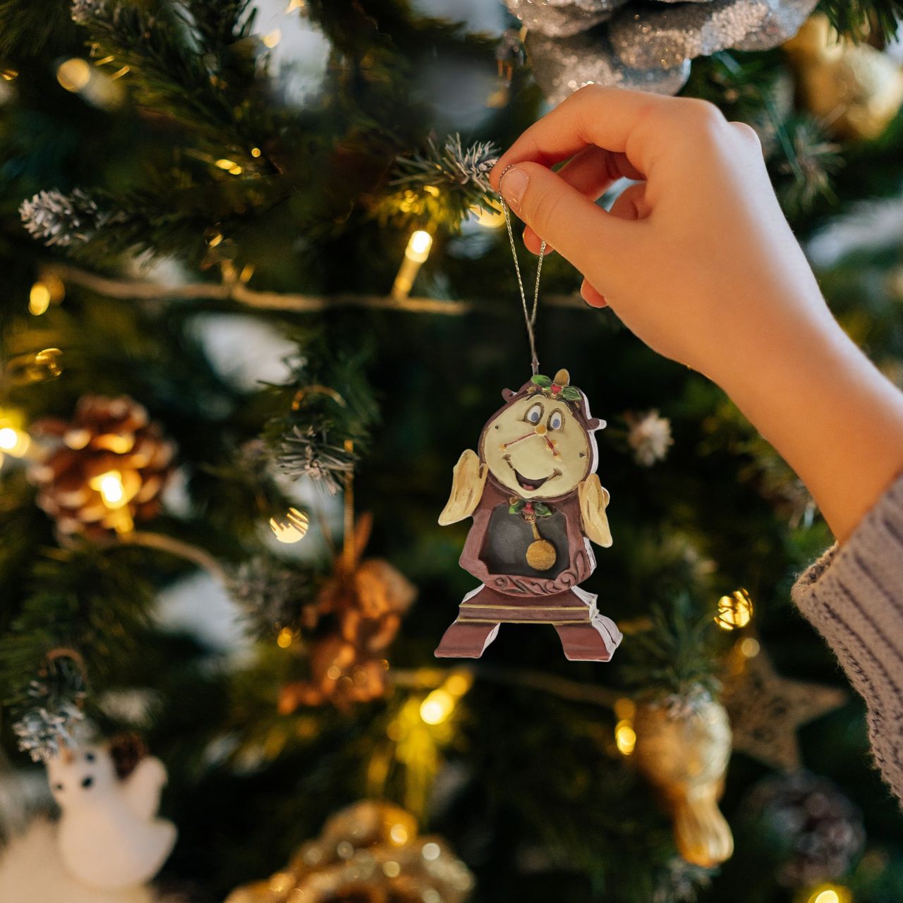 Combining the magic of Disney with the artistry of Heartwood Creek gives you the magic of Disney motion pictures. Let Cogsworth bring the magic of Christmas into your home.