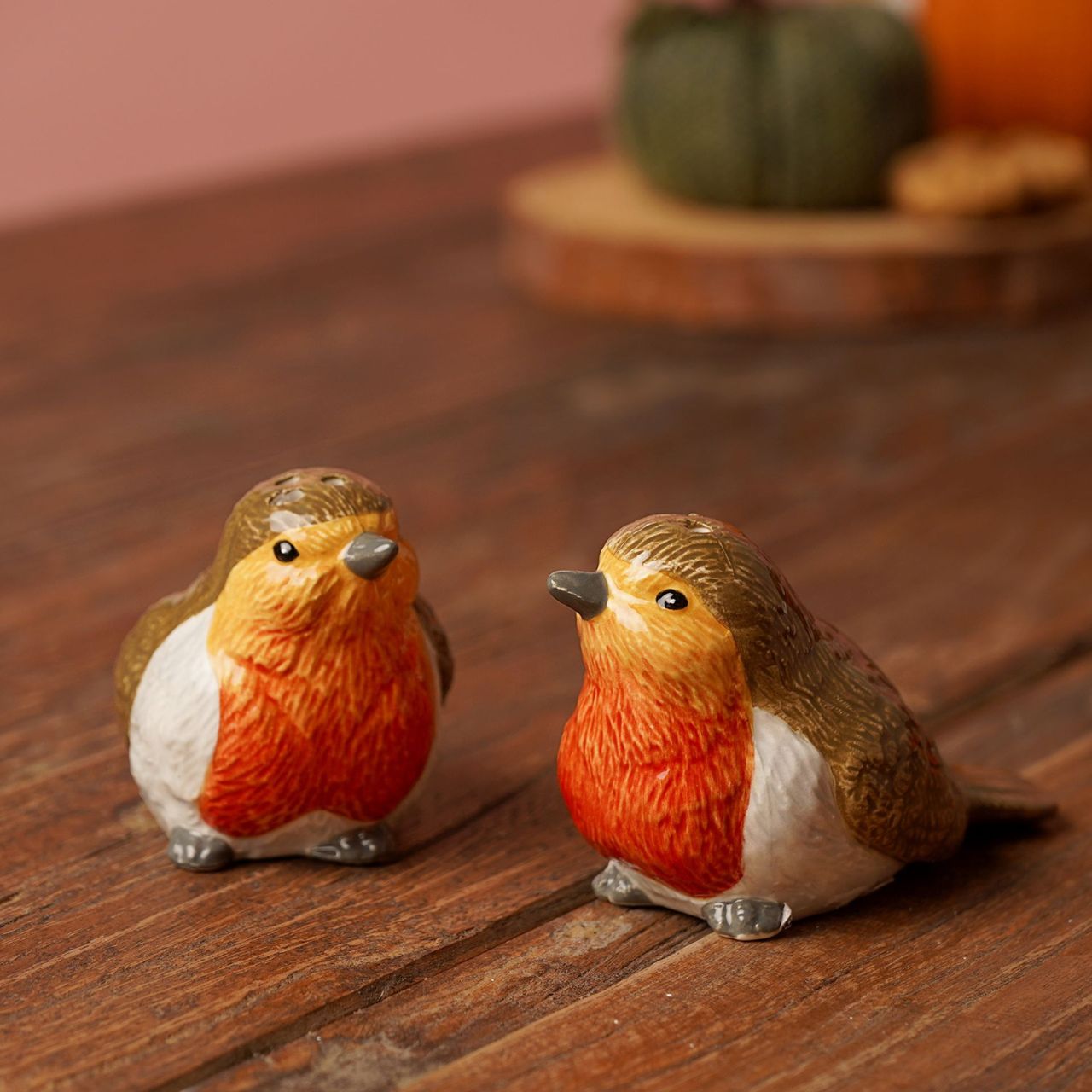 The Country Living Robin Salt & Pepper Pots bring a touch of countryside charm to the dining table.
