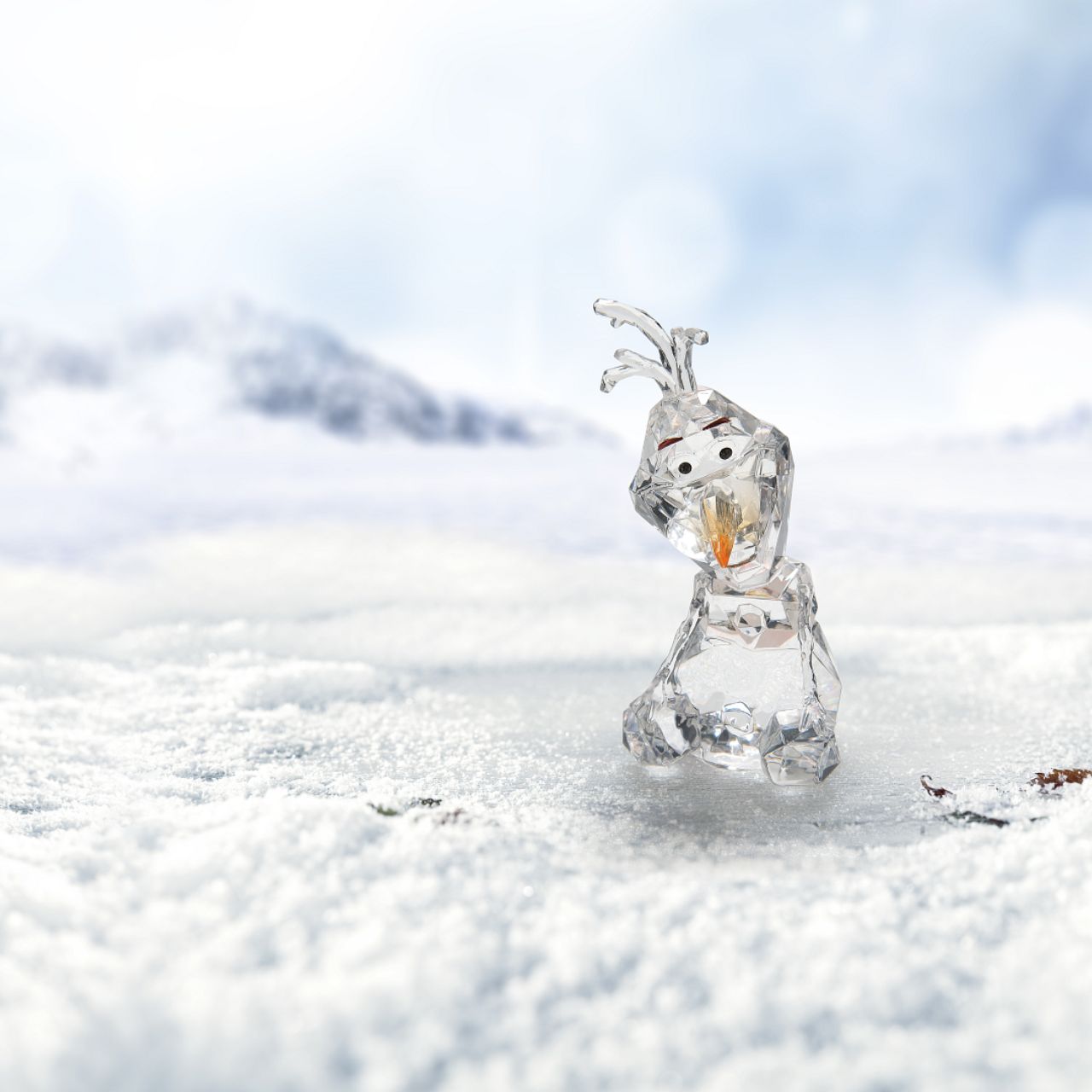 Disney Frozen Olaf Facets  Celebrate your love for Disney with this "gem-cut" acrylic figurine of your favourite Frozen character: Olaf. Olaf is the benevolent enchanted snowman created by Elsa. He can reassemble his body.