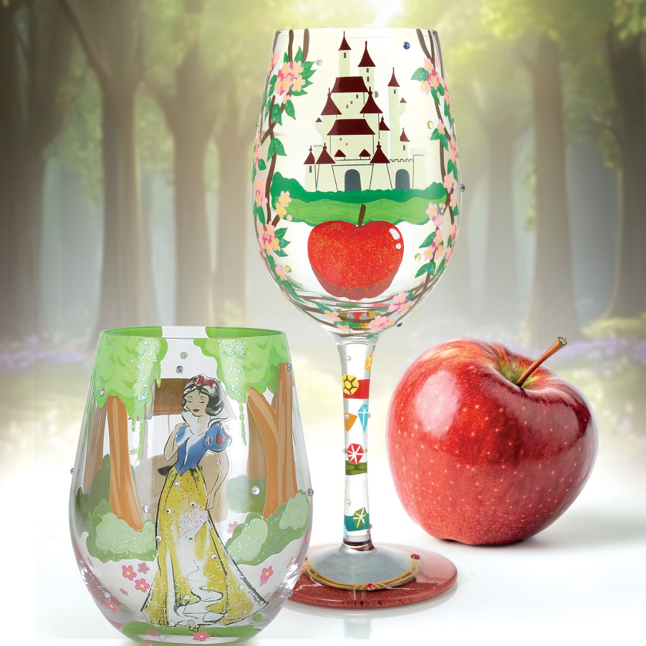 The Snow White Stemmed Glass features a vibrant Snow White design in her classic fairytale style. With a nostalgic feel this glass is great for birthdays, Mother's Day, Christmas and all year round Disney collectors.