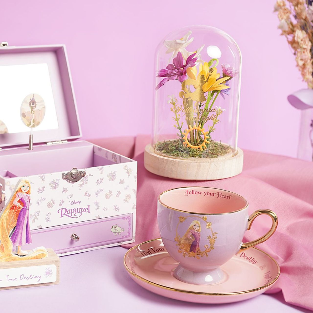 Bring the magic of Disney to the home with the Disney Pastel Princess Florals In A Cloche With Neon Light - Rapunzel.