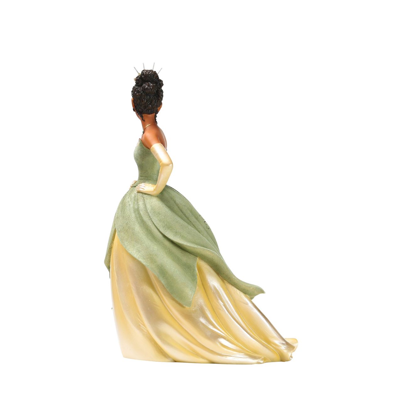 Disney Showcase celebrates the confidence, glamour, and inspiring stories of your favourite Disney Princess in a unique and empowering collection that reminds us all, dreams really do come true. The figurine is made from cast stone.