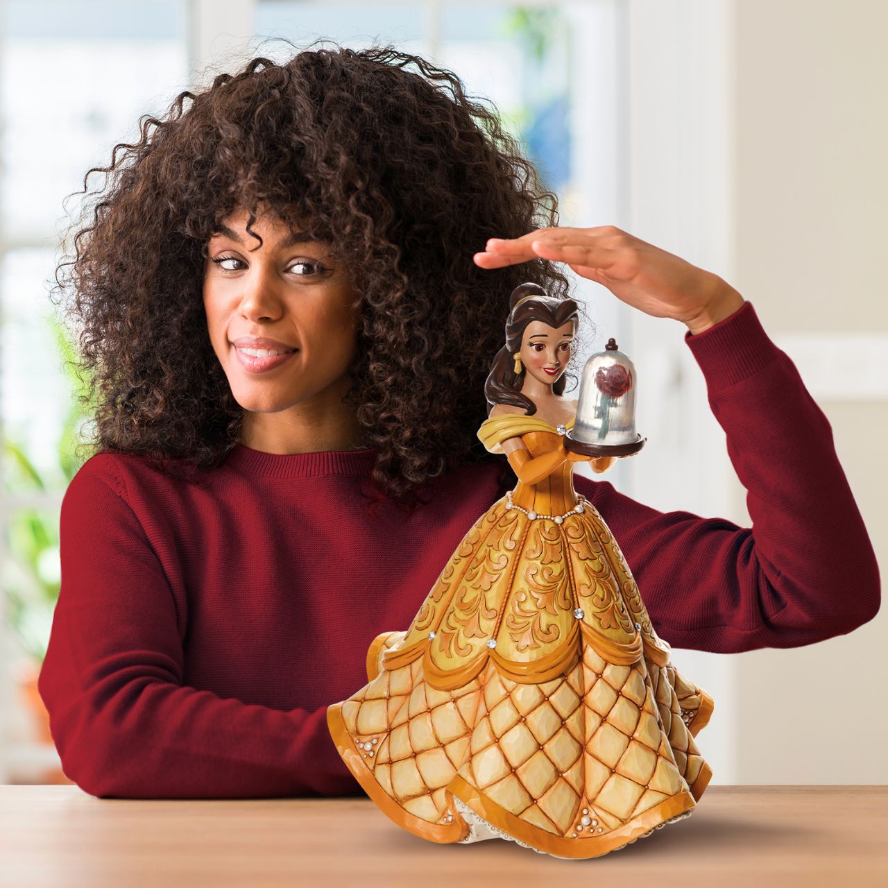 First in a Series of Deluxe figurines (The Enchanted Princess Series.) Designed by Jim Shore in celebration of Beauty and the Beast's 30th Anniversary is this striking 38.0cm Belle figurine, Belle looks stunning in her characteristic golden ball gown, embellished with pearls and swarovski crystals.