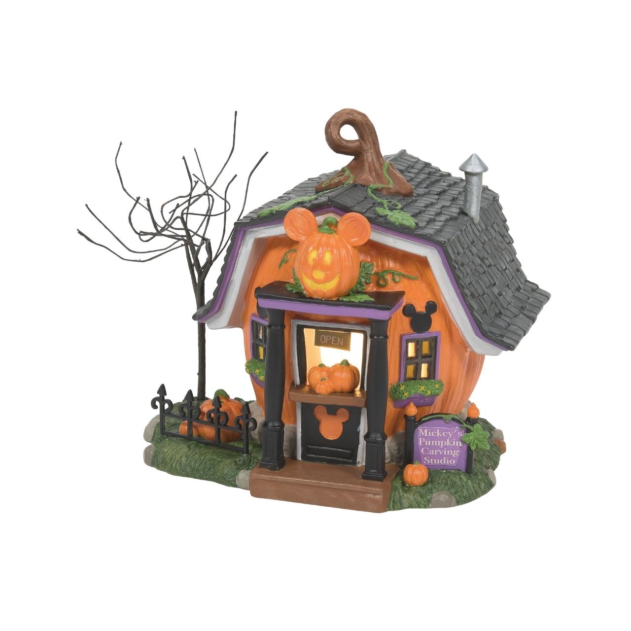 The Pumpkintown Carving Studio is hand crafted from high quality cast stone before our skilled artists hand paint each detail.