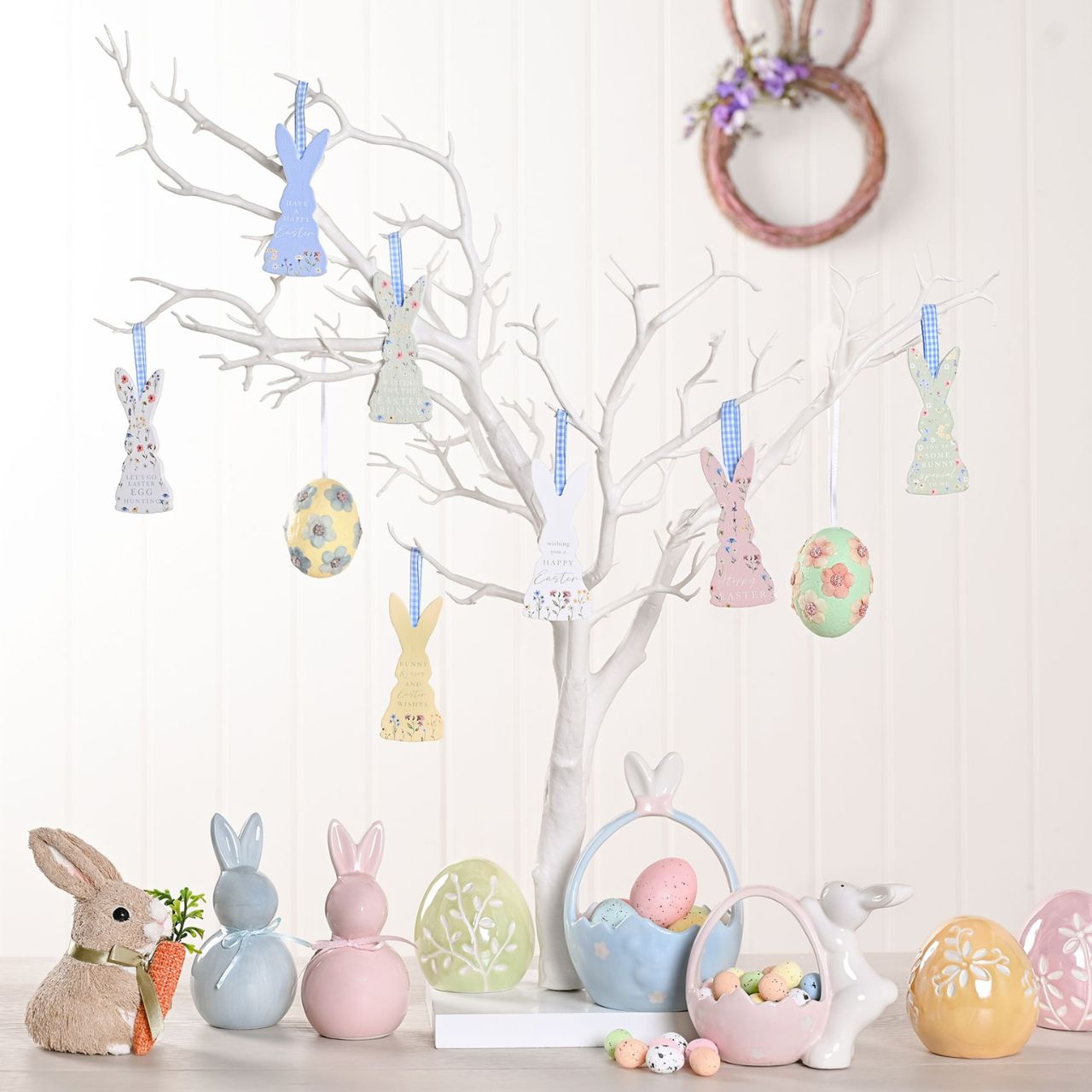 These pastel-coloured eggs is a charming addition to any collection. Crafted in soft pink, blue, orange, and green with a glossy finish and unique patterns, these eggs beautifully blend traditional and contemporary styles.