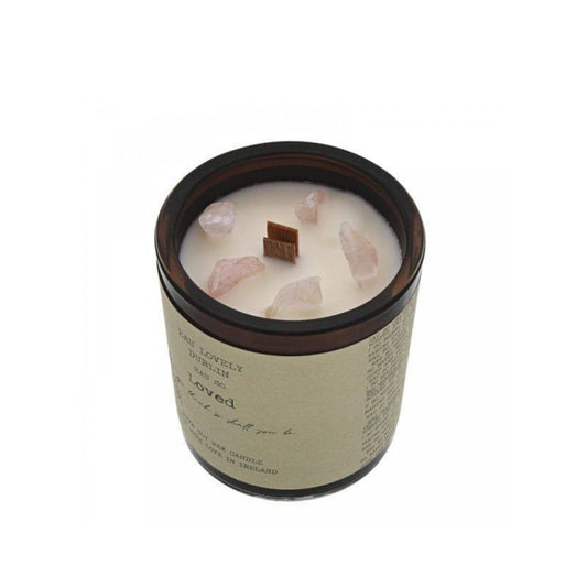 Eau So Loved Relaxed Candle with Rose Quartz Gemstone combines the soothing power of fragrance with the gentle energy of rose quartz.