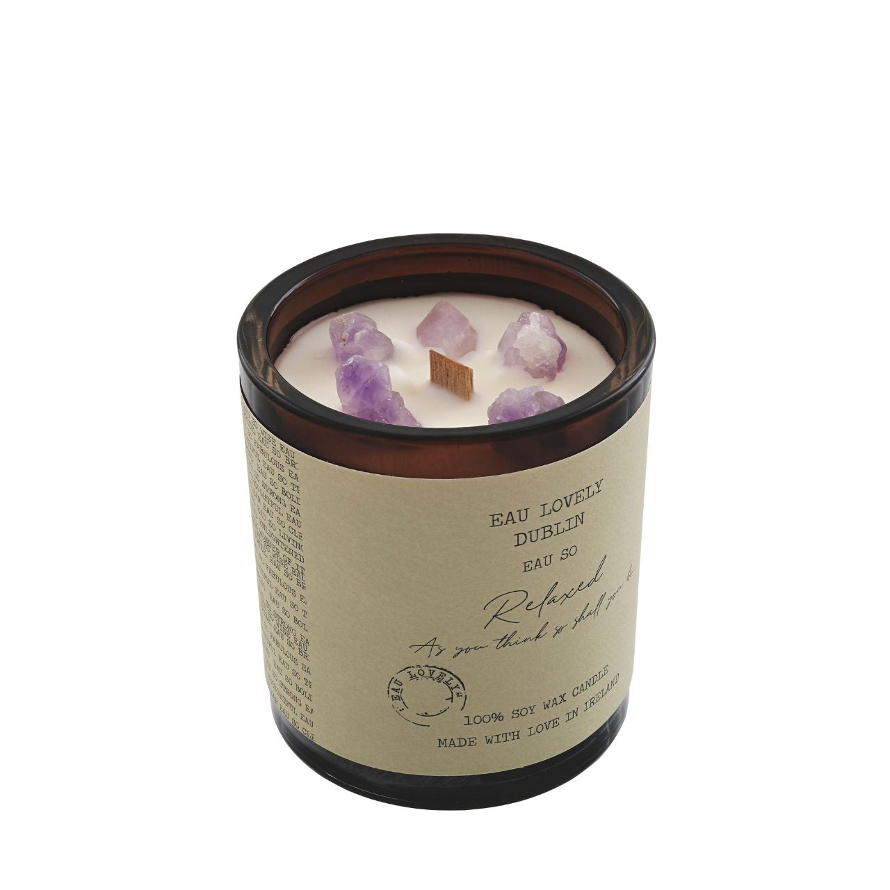 Eau So Lovely Relaxed Candle with Amethyst Gemstone Handmade in Ireland, this calming candle combines the soothing energy of amethyst gemstone with thoughtful craftsmanship.