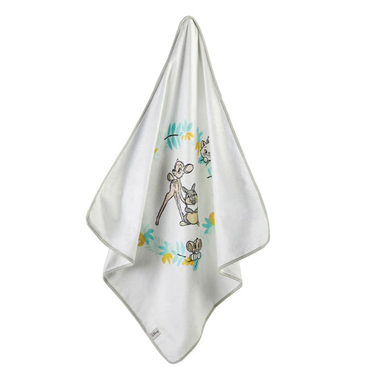 This Classic Disney hooded towel will wrap your baby in love and comfort after every bath time. The built-in hood with Dumbo will keep your baby's head warm and dry. Make those snuggly after bath times memories picture perfect with Bambi, Tumper, Marie and Simba Made from ultra-soft and absorbent cotton and bamboo fibre.